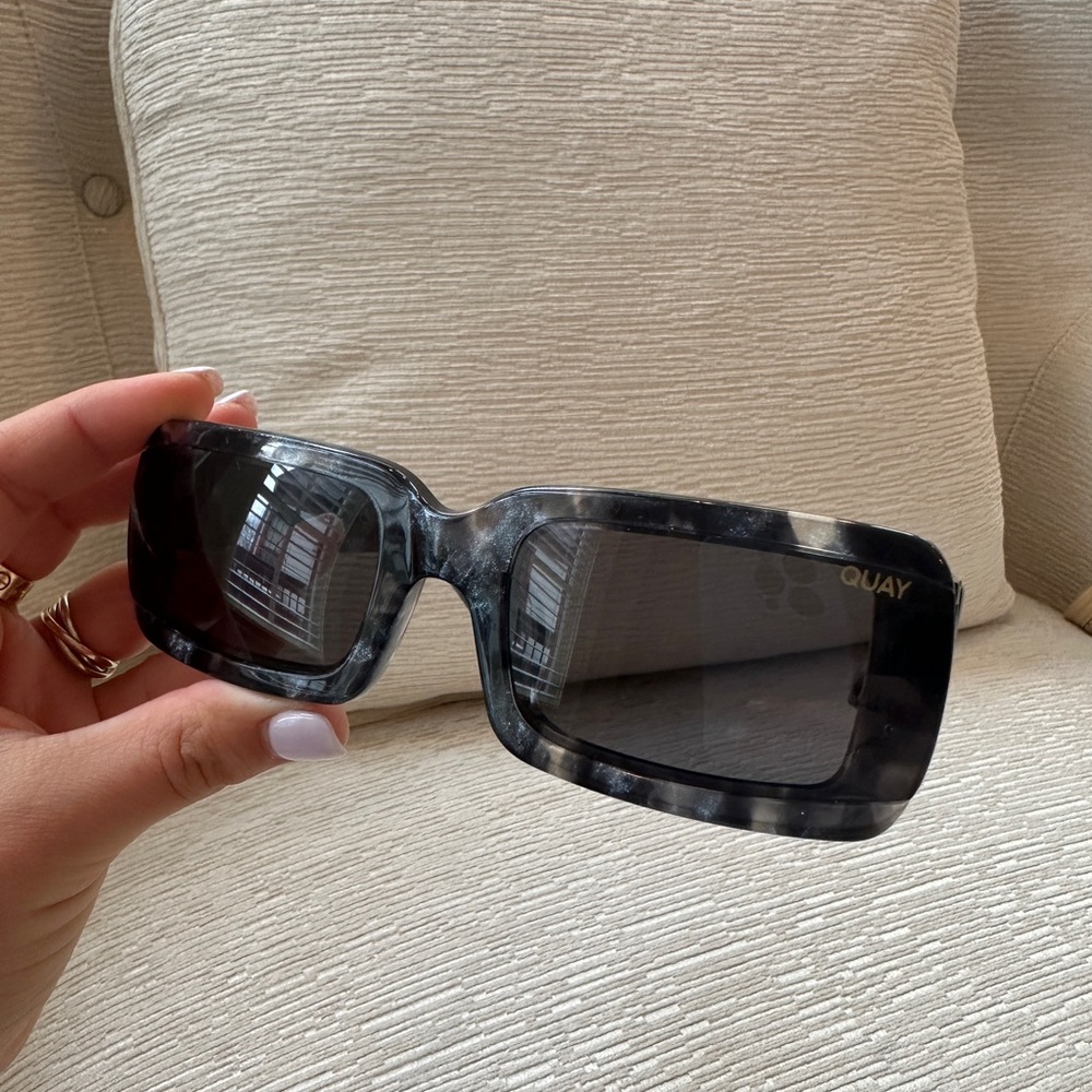 Quay Black Marble Sunglasses - Picture 5 of 5